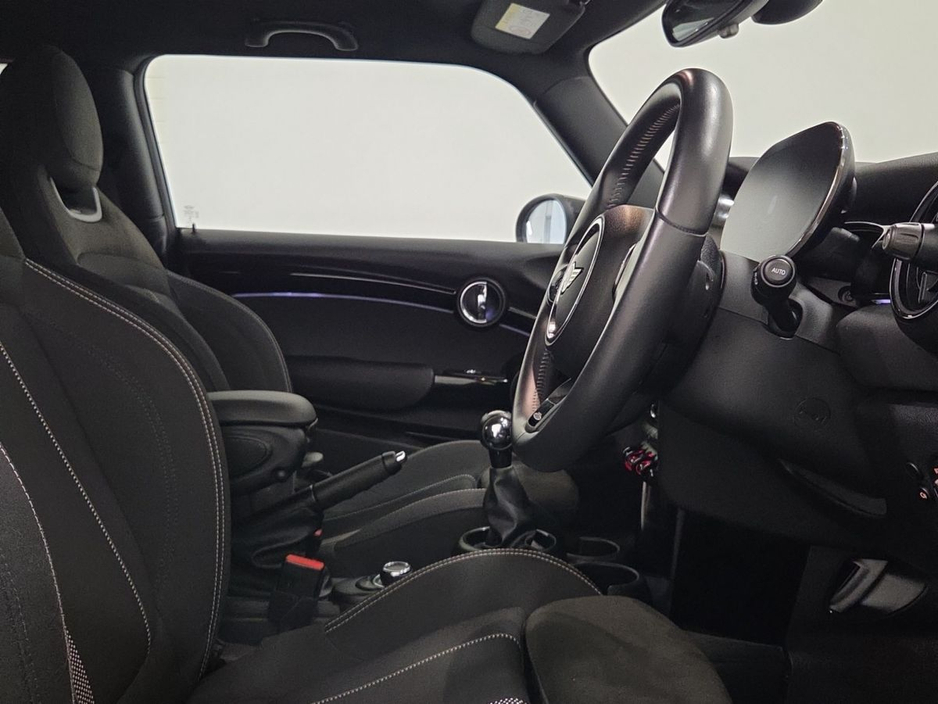 2021 MINI Hatch 1.5L Petrol For Sale Images