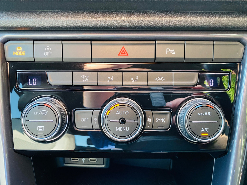 2021 Volkswagen T-Roc 2L Diesel For Sale Images