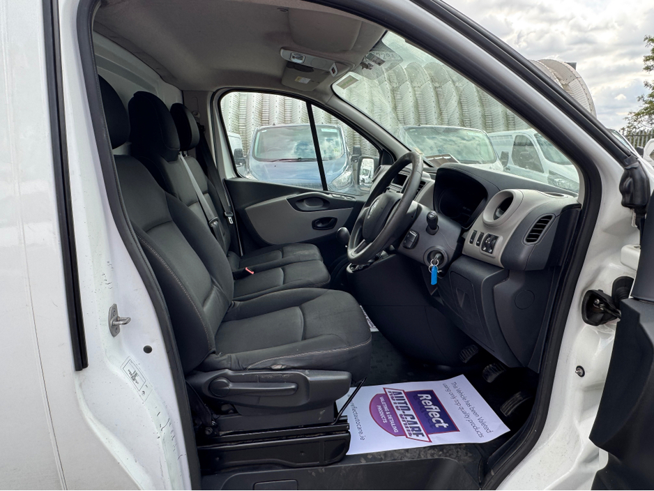2021 Renault Trafic 2L Diesel For Sale Images