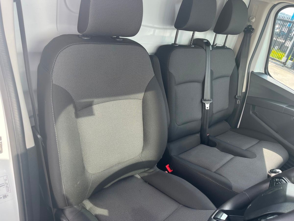 2025 Renault Trafic 2L Diesel For Sale Images