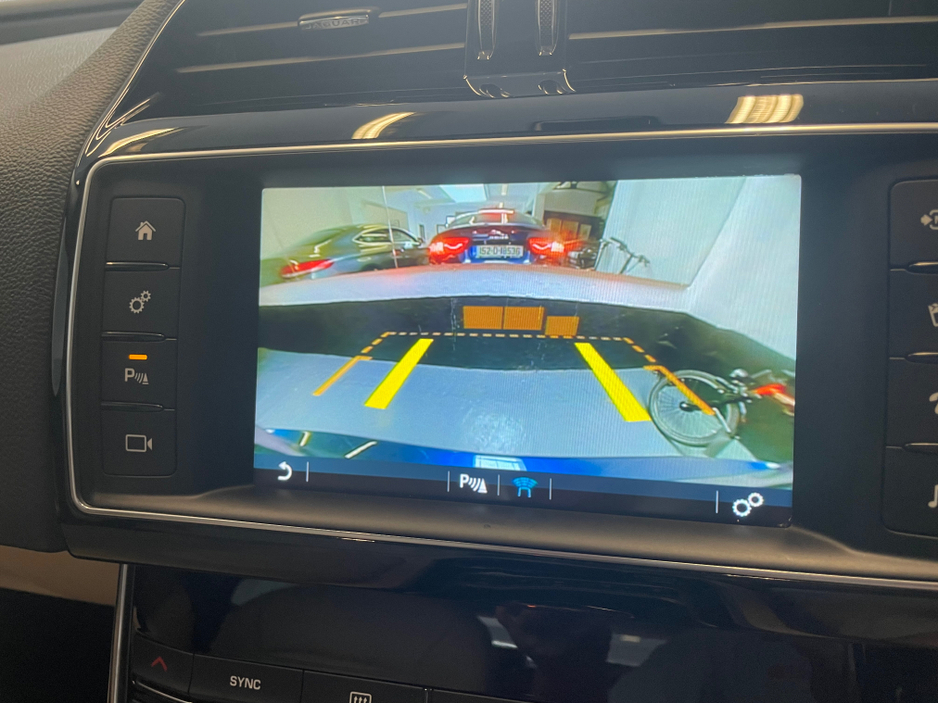 Jaguar XE PRESTIGE AUTO SANDSTONE LEATHER only 86000kms — thumbnail 10