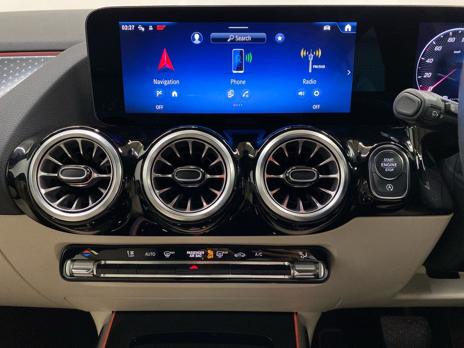 Mercedes-Benz GLA Class GLA 200 d Progressive Plus — thumbnail 11
