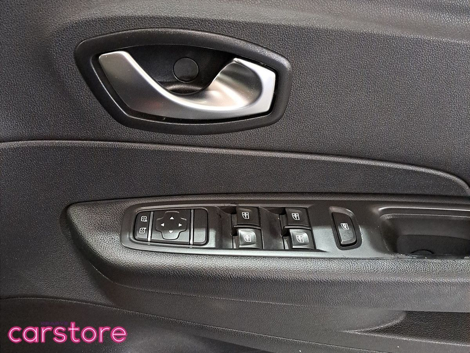 Renault Captur 1.5 dCi 90 ICONIC — thumbnail 17