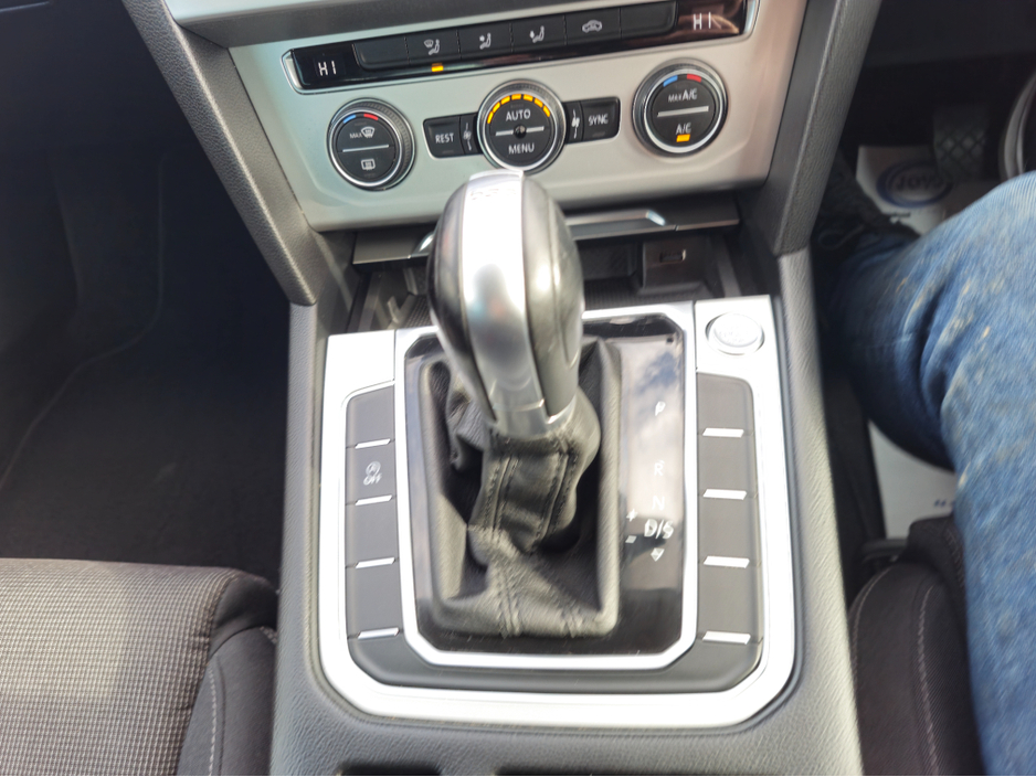 2019 Volkswagen Passat 2L Diesel For Sale Images