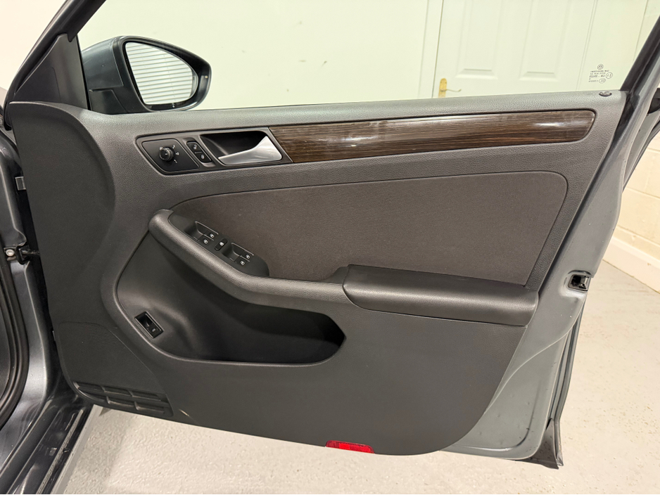 2016 Volkswagen Jetta 2L Diesel For Sale Images