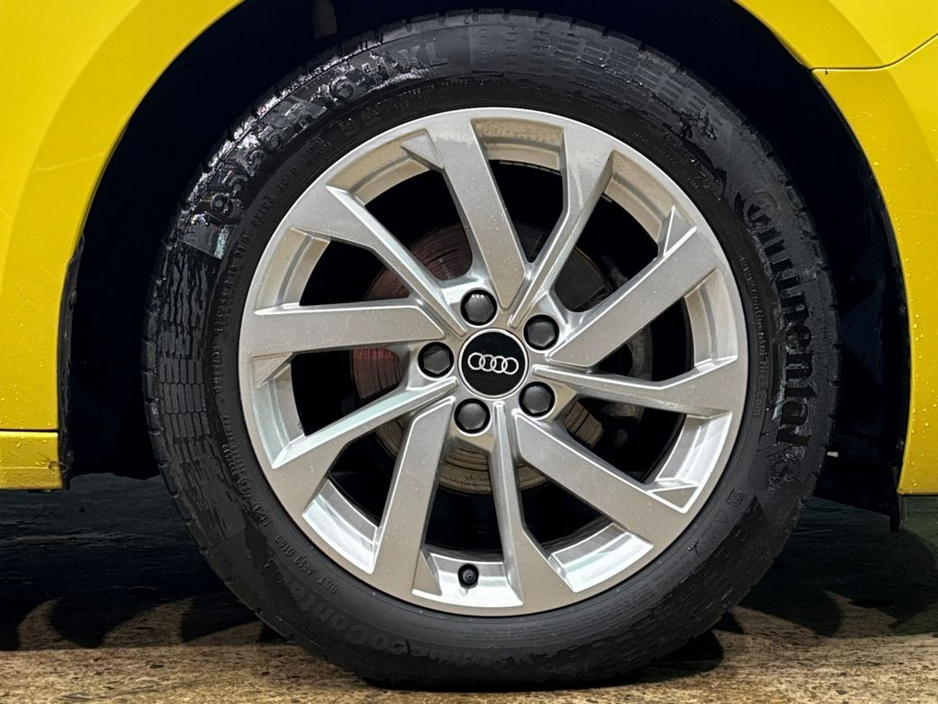 Audi A1 1.0 AUTOMATIC - YELLOW/BLACK 2 TONE - CRUISE CONTROL - REAR CAMERA — thumbnail 9
