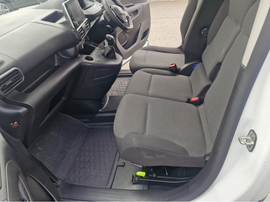 2021 Peugeot Partner 1.5L Diesel For Sale Images