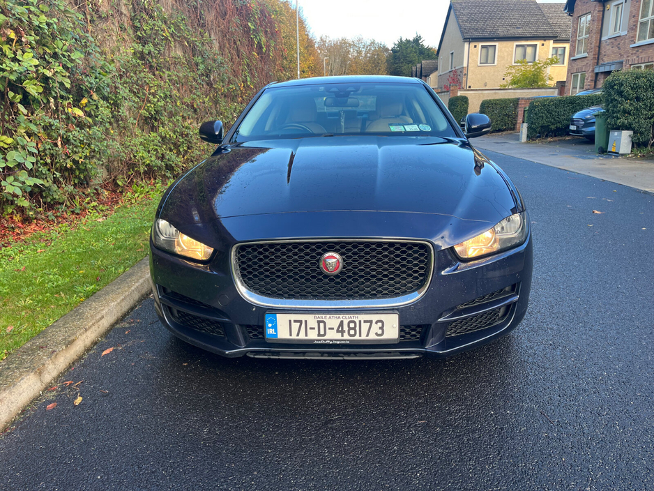 Jaguar XE 2.0 D Prestige Manual 180PS — thumbnail 10