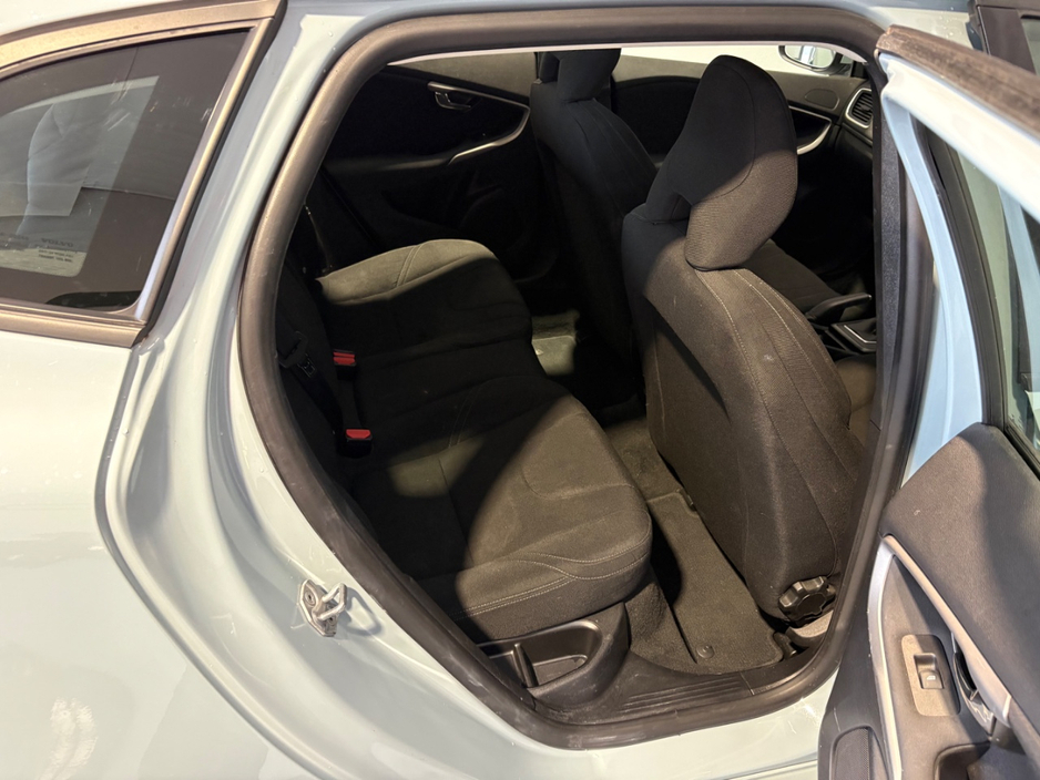 2018 Volvo V40 1.6L Petrol For Sale Images