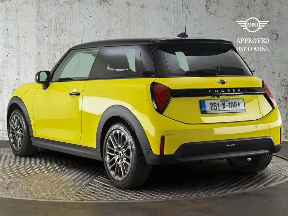 2025 MINI Hatch 2L Petrol For Sale Images