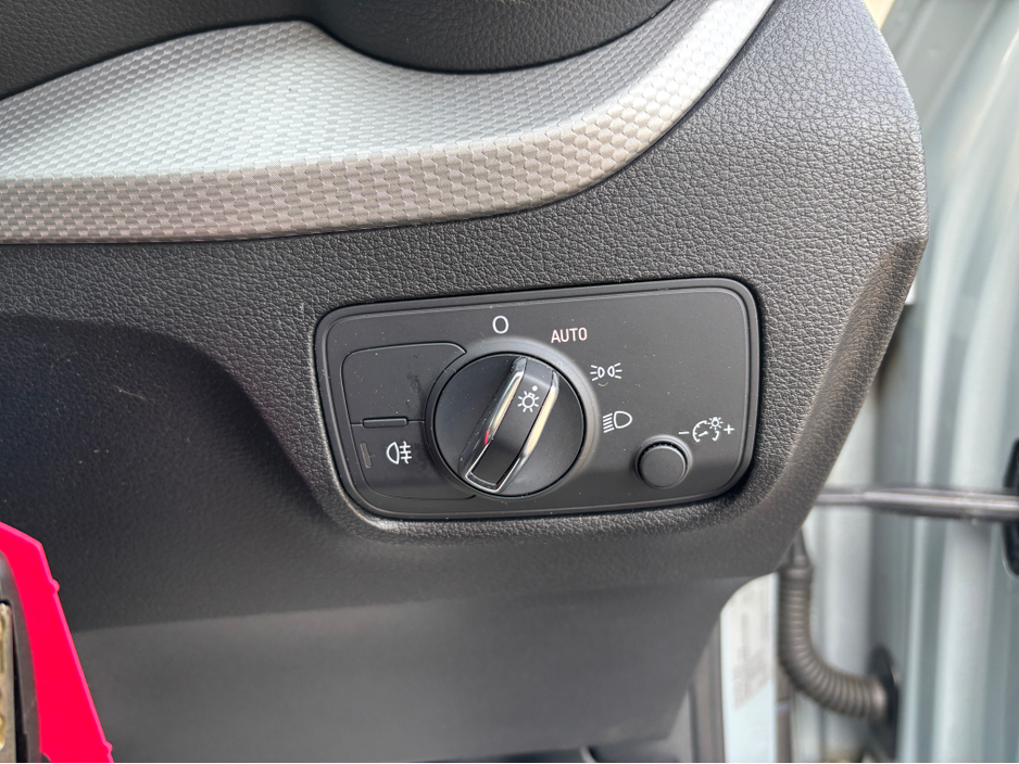 2022 Audi Q2 2.0L Diesel For Sale Images