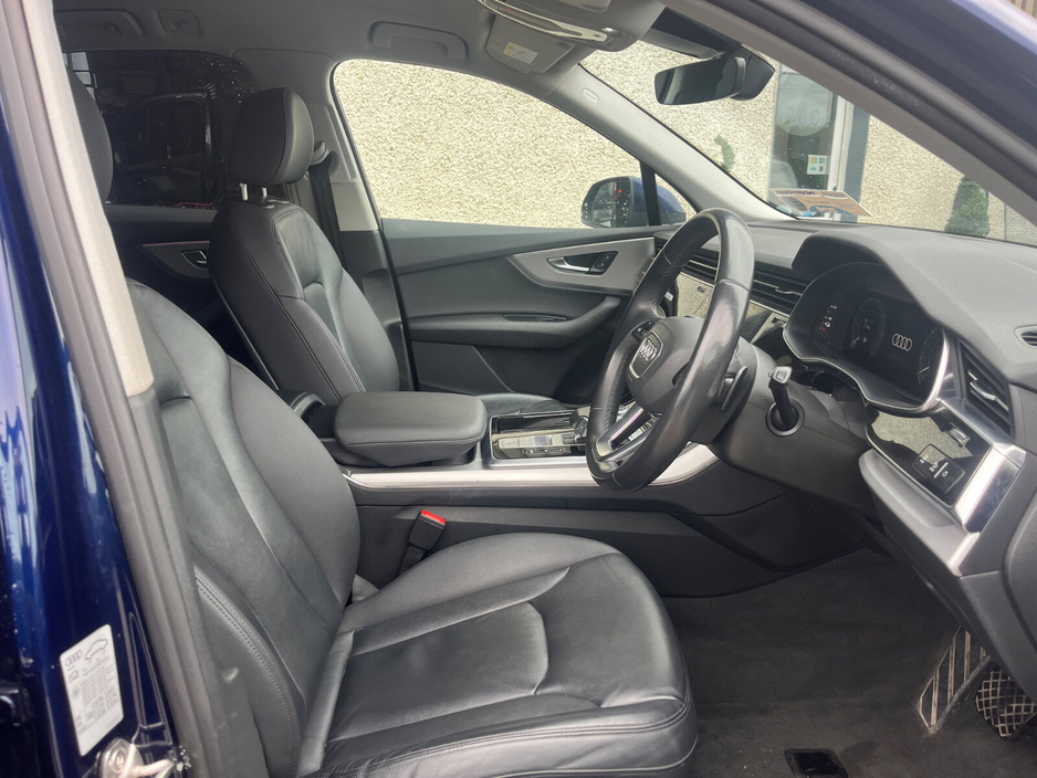 2022 Audi Q7 3L Petrol Plug-in Hybrid For Sale Images