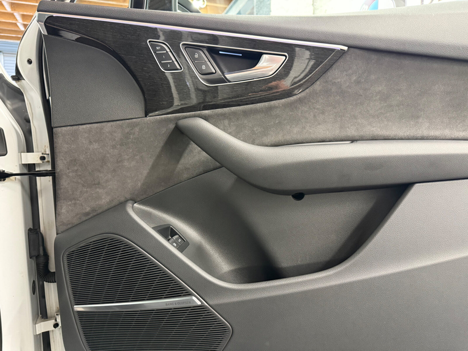 2021 Audi Q7 3L Petrol Hybrid For Sale Images