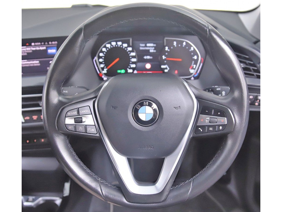 BMW 1 Series 118I SE SPORT *HALF LEATHER SPORT SEATS* — thumbnail 17