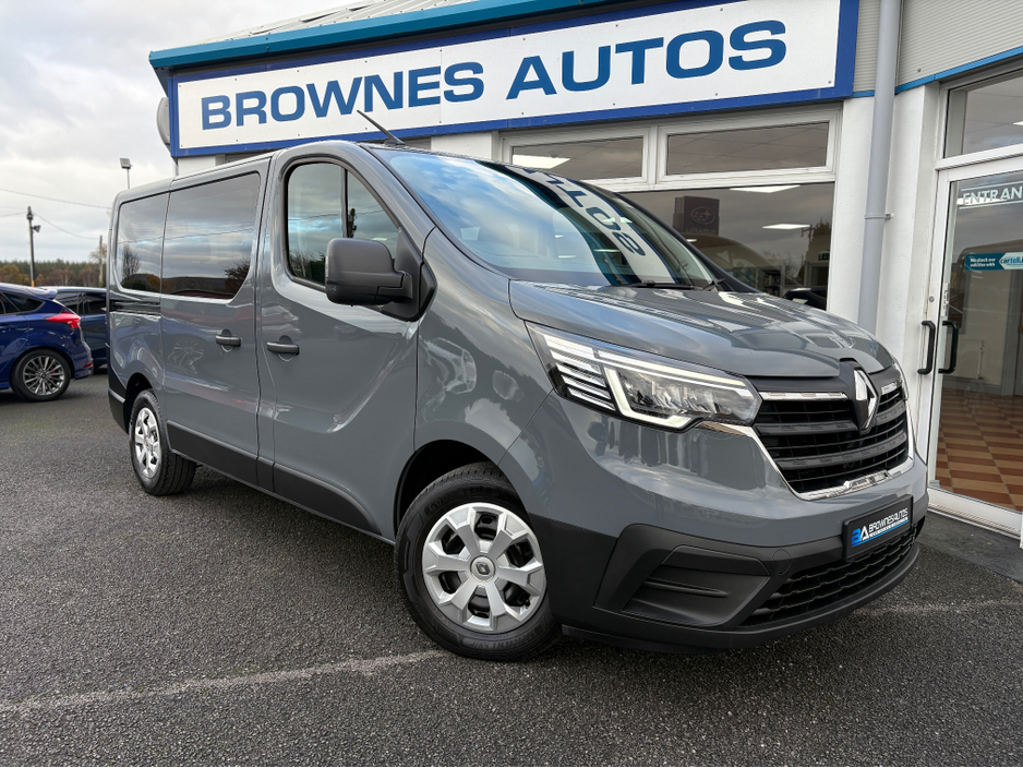 2022 Renault Trafic 2L Diesel For Sale Images