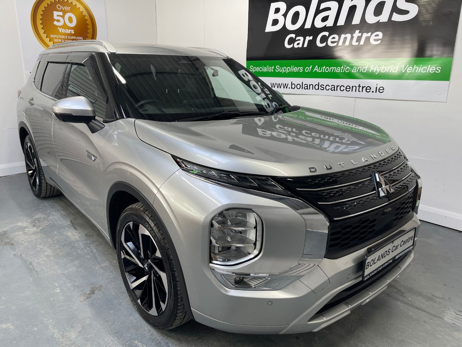 2022 Mitsubishi Outlander 2.4L Petrol Plug-in Hybrid For Sale Images