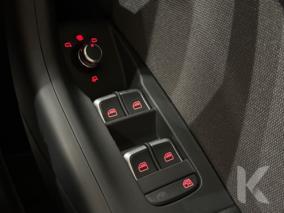 Audi Q3 1.4TFSI SPORT - FACTORY ALLOYS - SPORT SEATS - REAR CAMERA - MULTI FUNCTION STEERING WHEEL - — thumbnail 26