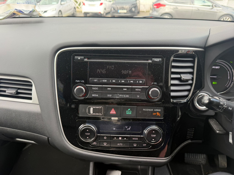 2015 Mitsubishi Outlander 2L Petrol Plug-in Hybrid For Sale Images