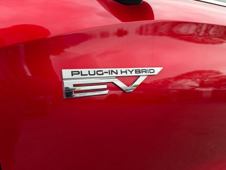 2022 Mitsubishi Outlander 2.4L Petrol Plug-in Hybrid For Sale Images