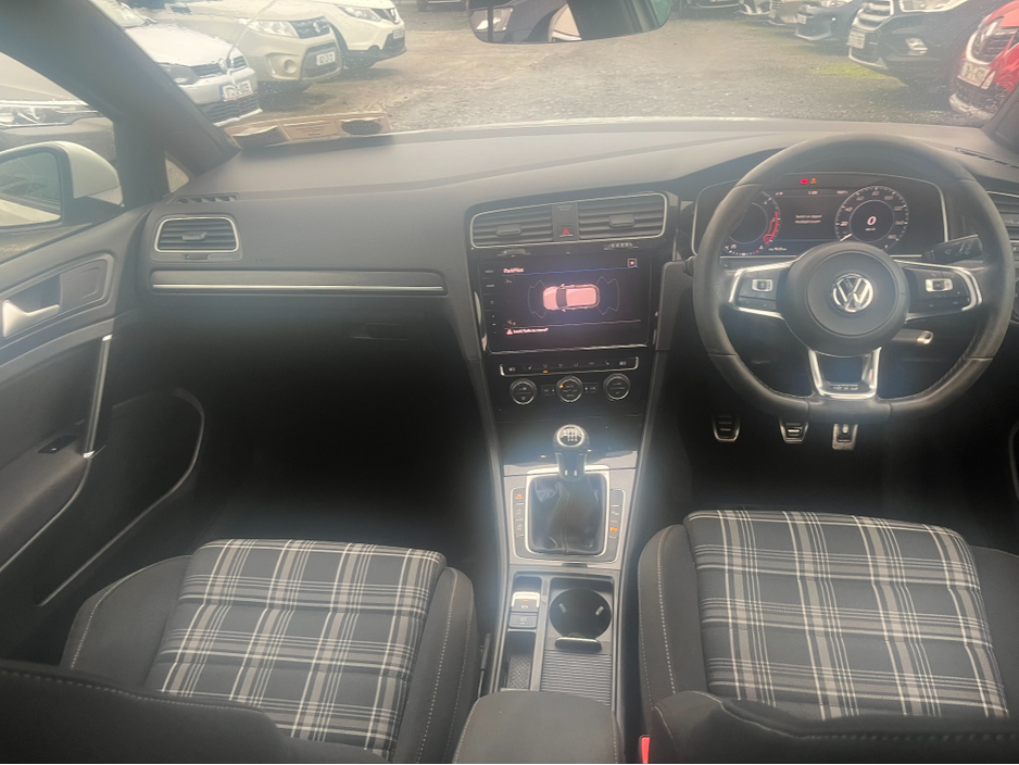 2017 Volkswagen Golf 2L Diesel For Sale Images