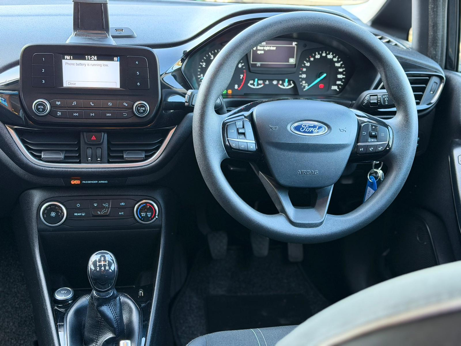 Ford Fiesta 1.1 ZETEC - SERVICE HIST / NEW NCT — thumbnail 3