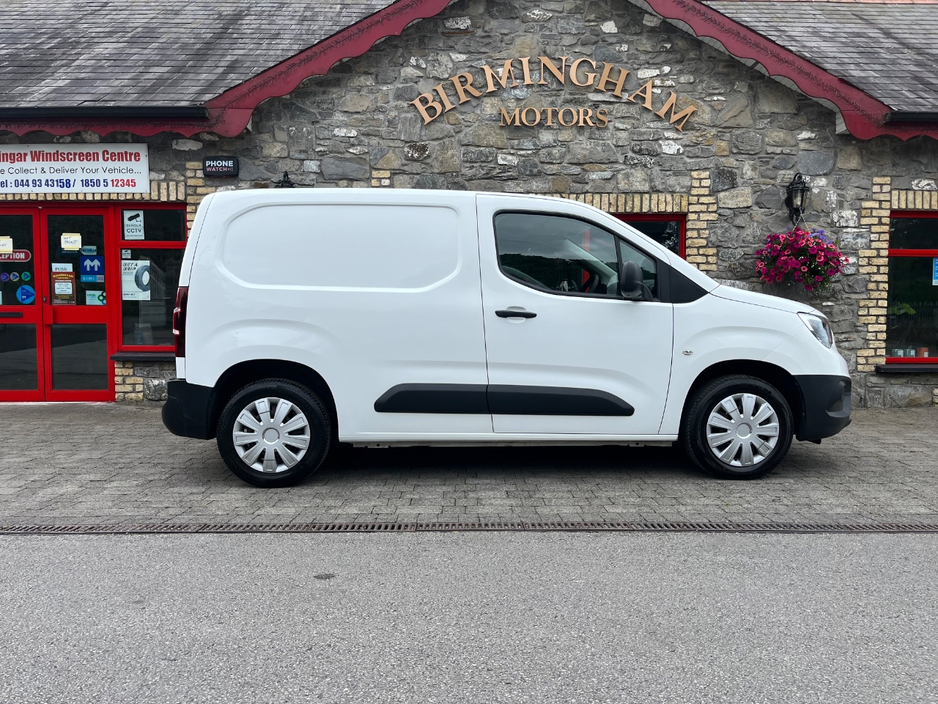 2022 Opel Combo 1.5L Diesel For Sale Images