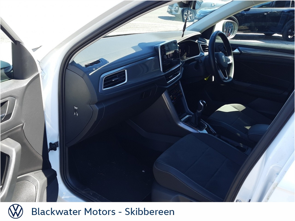 Volkswagen T-Roc 2.0TDI 116BHP STYLE WITH REVIEW CAMERA AND USB-C — thumbnail 4