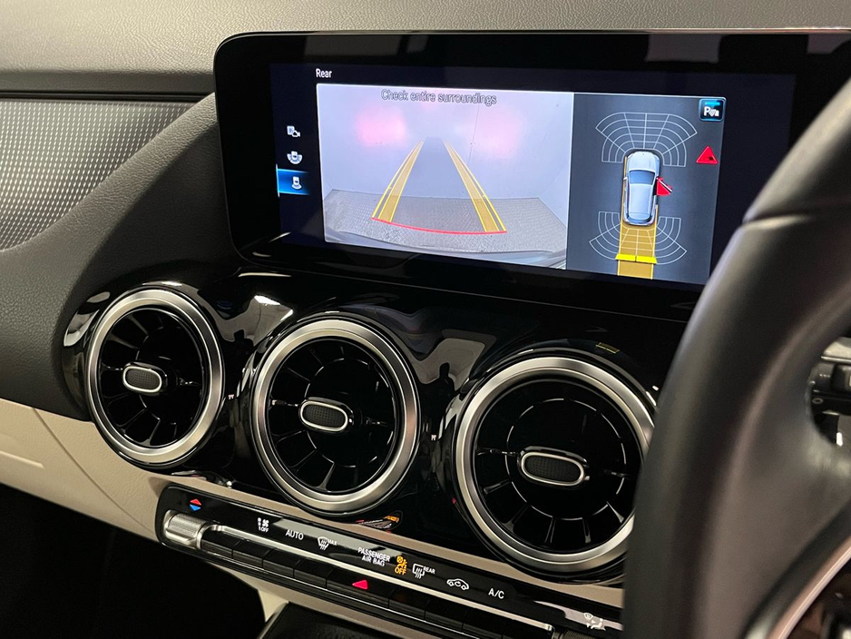 Mercedes-Benz GLA Class GLA 200 d Auto Progressive - 18 Inch Alloys - KEYLESS access - Rear View Camera - Heated Seats - Active Parking Assist Function — thumbnail 20