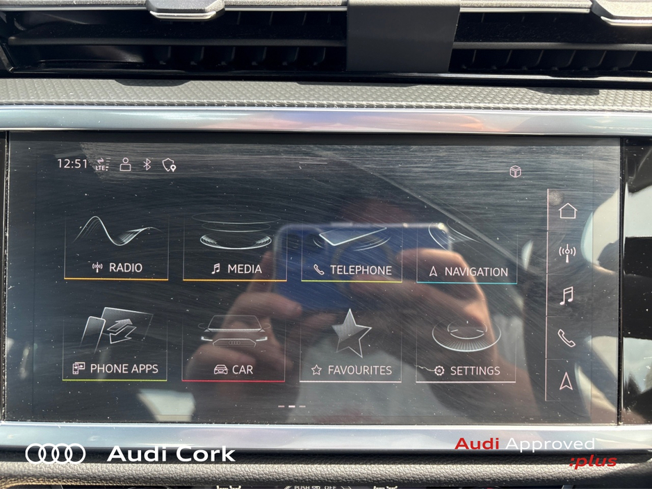 Audi Q3 2.0 35TDI SE AUTOMATIC WITH HEATED SEATS AND FOLDING MIRRORS — thumbnail 17