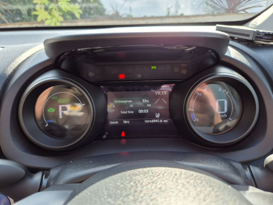 Toyota Yaris Cross 1.5 HYBRID / X SPEC / LOW MILEAGE / TAX €150 — thumbnail 17