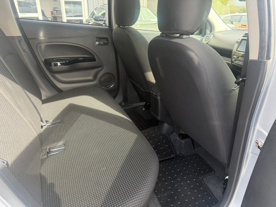 Mitsubishi Mirage — thumbnail 17