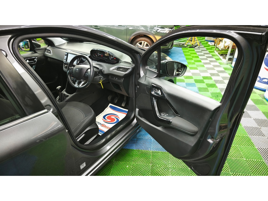 Peugeot 208 ACTIVE 1.2 68 6.2 4DR — thumbnail 11