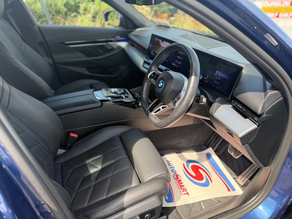 2025 BMW 5 Series 2L Petrol Plug-in Hybrid For Sale Images
