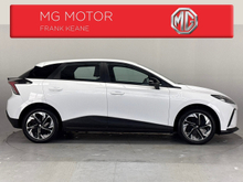 MG 4 EXCITE SHORT RANGE**BLACK CLOTH...