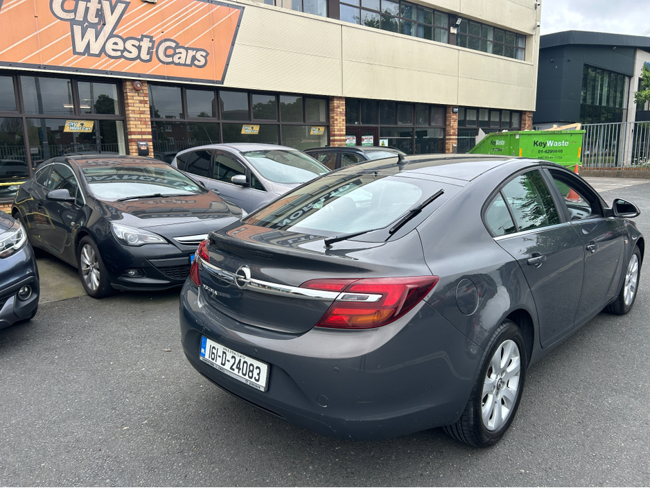 Opel Insignia 1,4 PETROL//73KLMS//1 OWNER ORIGINAL IRISH CAR///FULL OPEL SERVICE HISTORY///NCT 2028///HUGE SPEC//LOW TAX///BEAUTIFULL CAR — thumbnail 2