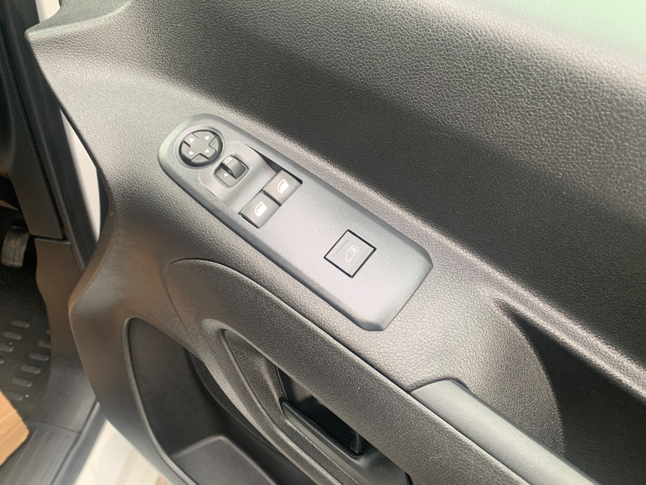 2023 Peugeot Partner 1.5L Diesel For Sale Images