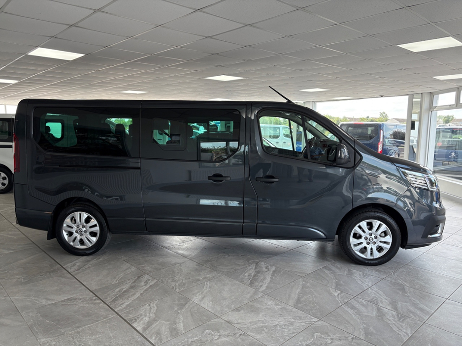 2025 Renault Trafic 2L Diesel For Sale Images