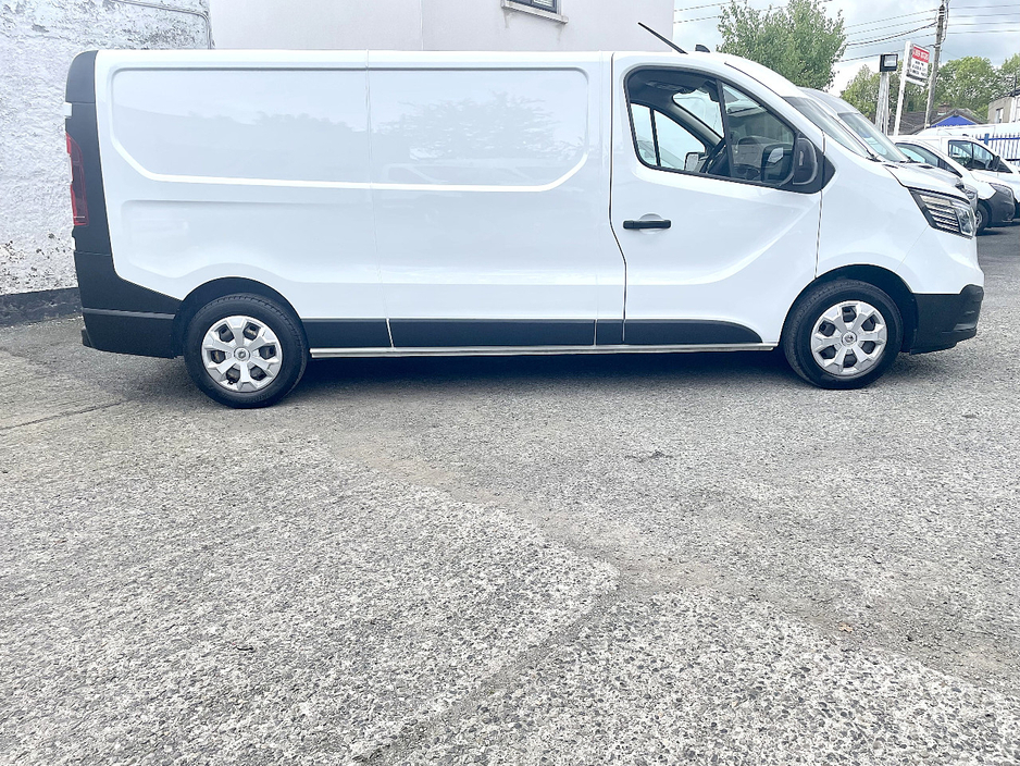 2023 Renault Trafic 2L Diesel For Sale Images