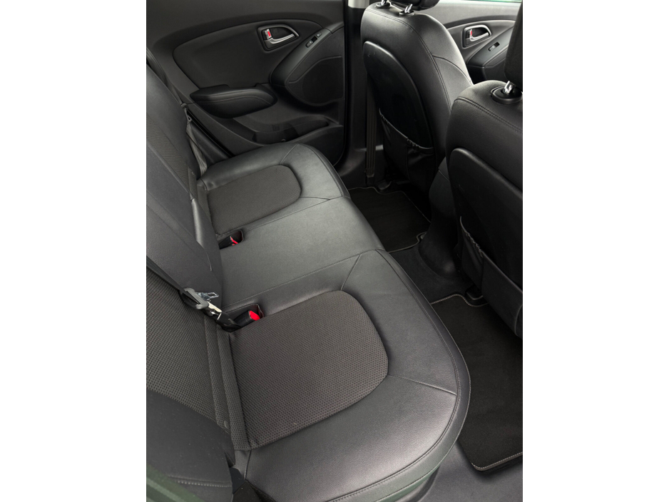 Hyundai ix35 1.7 Diesel Executive 2WD 115hp — thumbnail 9