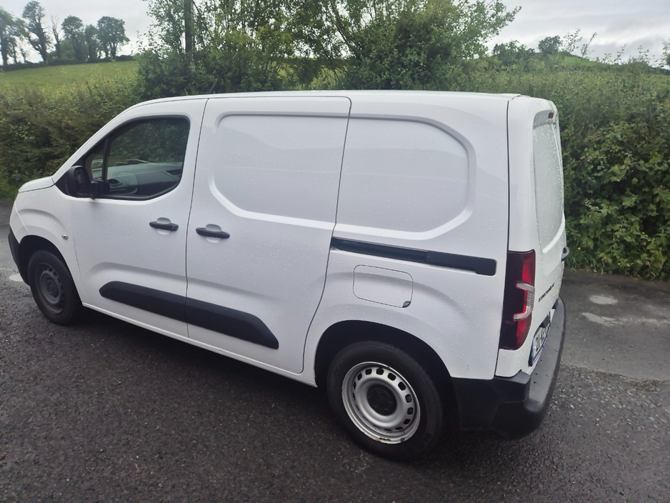 2021 Peugeot Partner 1.5L Diesel For Sale Images