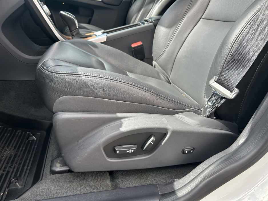 2017 Volvo XC60 2L Diesel For Sale Images