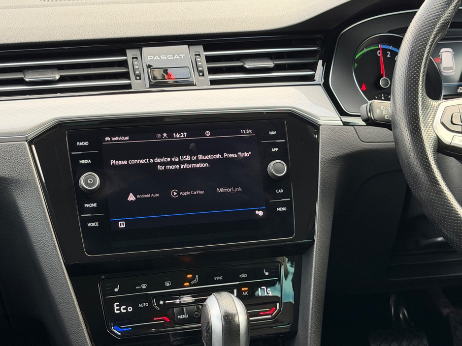2022 Volkswagen Passat 1.4L Hybrid For Sale Images