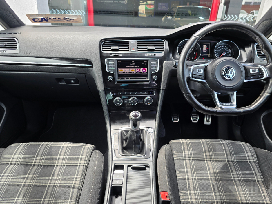 2016 Volkswagen Golf 2.0L Diesel For Sale Images