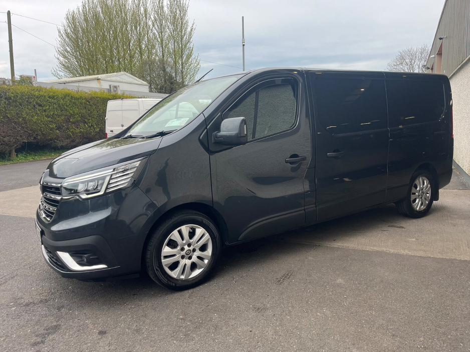 2023 Renault Trafic 2L Diesel For Sale Images