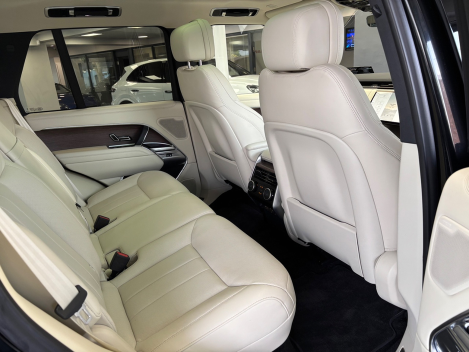 2025 Land Rover Range Rover 3L Petrol Plug-in Hybrid For Sale Images