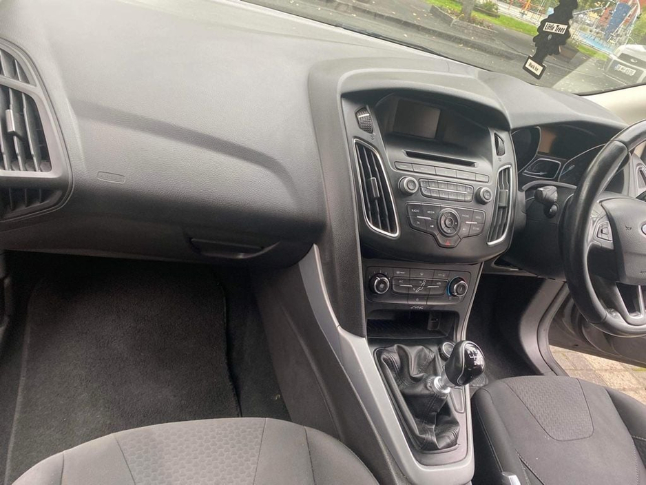 Ford Focus 1.6 Zetec Saloon Diesel Manual (95bhp) — thumbnail 14