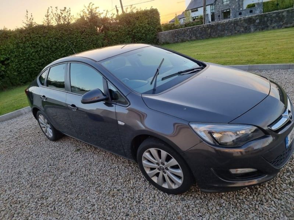 Opel Astra 1.2 SC Saloon Diesel Manual (95bhp)