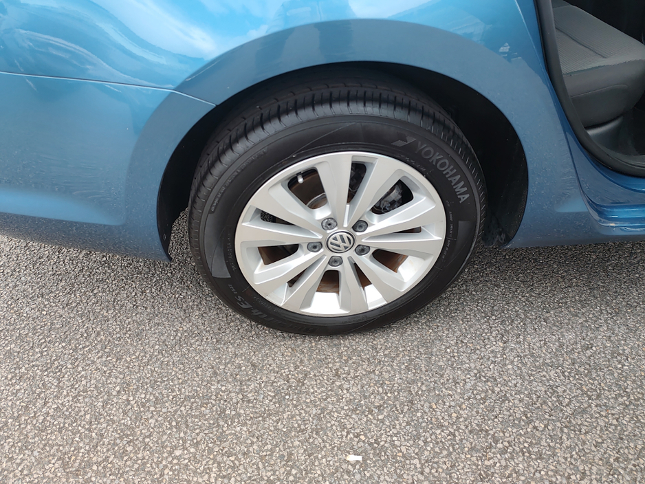 Volkswagen Golf 1.2 Estate Petrol Auto — thumbnail 15