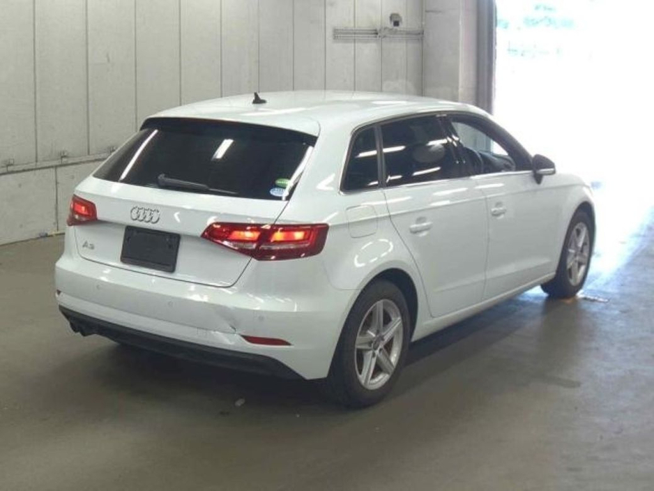 Audi A3 1.4 AUTOMATIC - FACTORY ALLOYS - REAR CAMERA — thumbnail 2