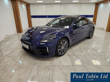 Porsche Panamera Huge spec // Panoramic sunroof